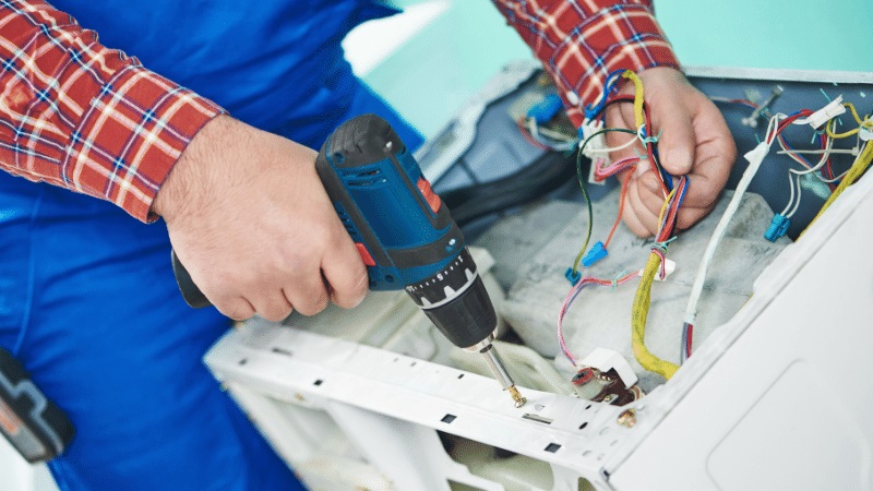 Alaşehir Teka Teka çamaşır makinesi kart tamiri – Su almama arızası orijinal parça ile giderildi. - Teknik servis örneği